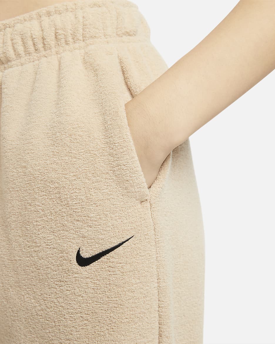 Nike Sportswear Essentials Women s Plush High Rise Joggers